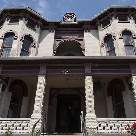 The Mitchell House Bed And Breakfast Circleville Экстерьер фото