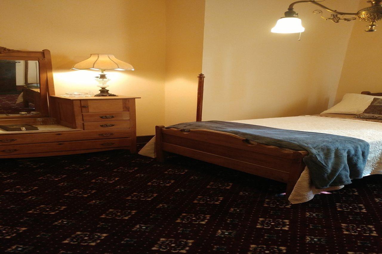 The Mitchell House Bed And Breakfast Circleville Экстерьер фото