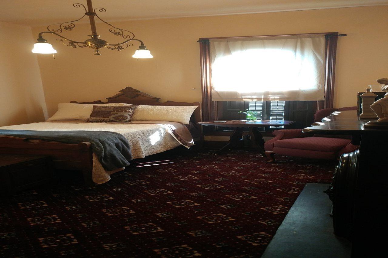 The Mitchell House Bed And Breakfast Circleville Экстерьер фото